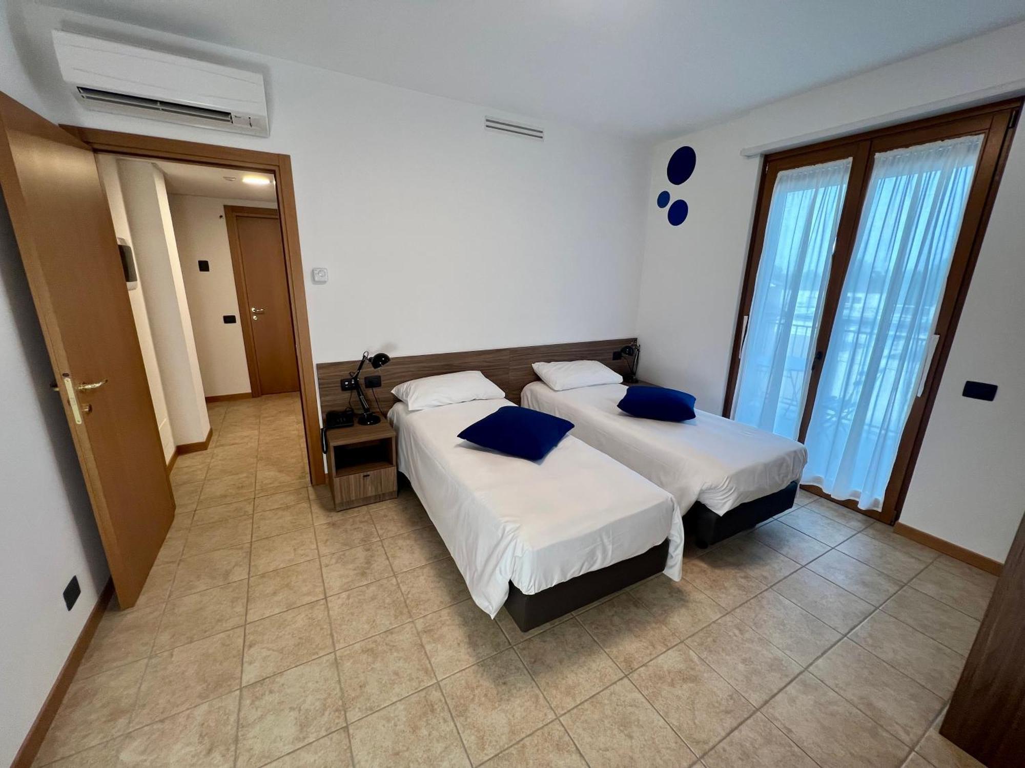 Corte Milano Rozzano Luaran gambar